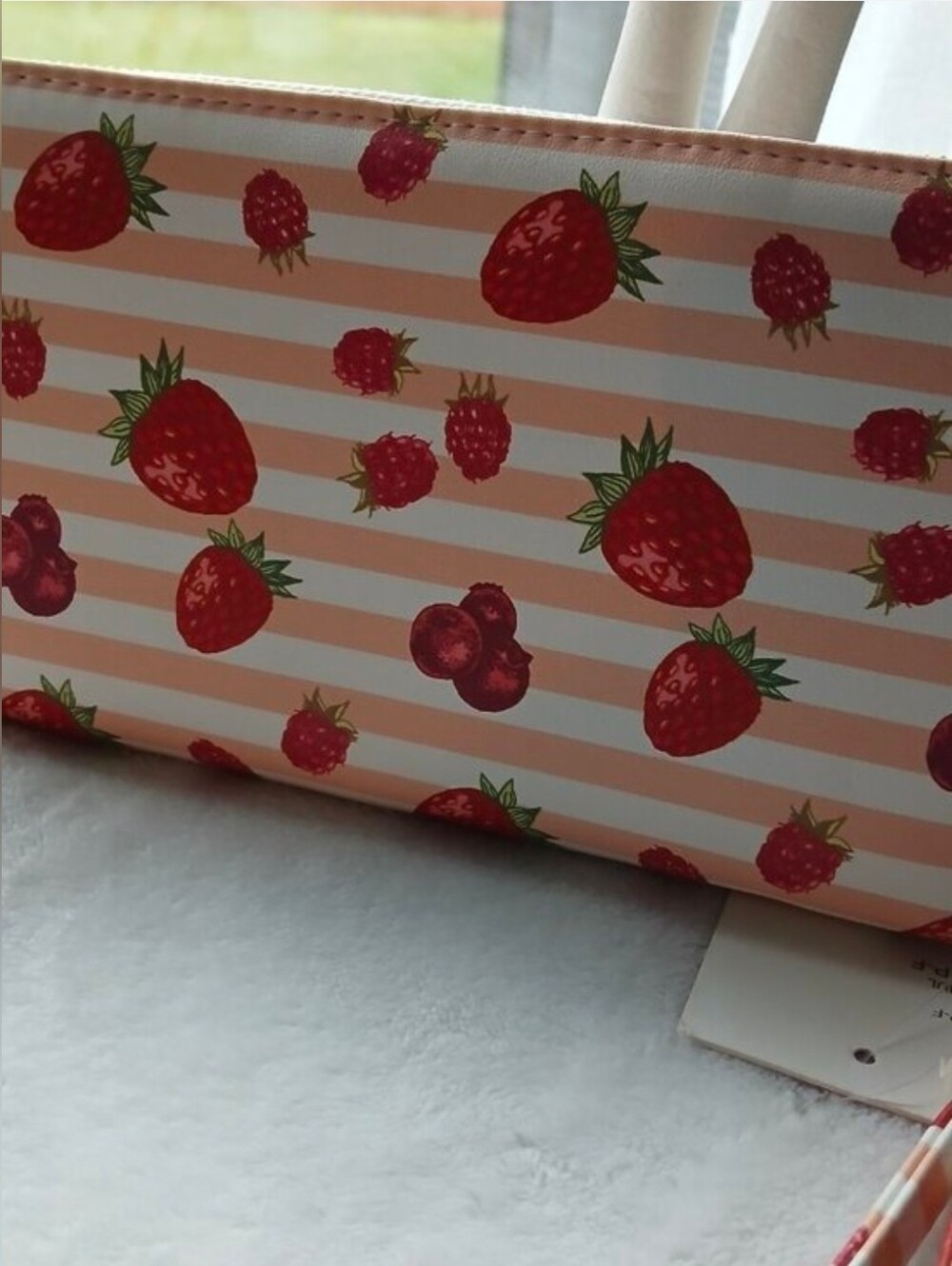 Betsey Johnson NWT Pink Strawberry Zip-Around Wallet MSRP$58 - Picture 5 of 11